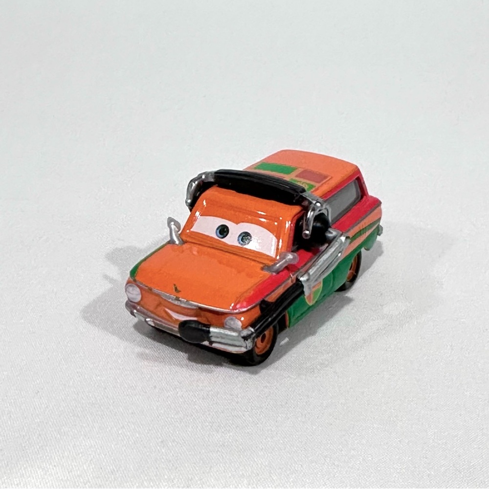 Disney Pixar Cars 2 Brian Gearlooski WGP Crew Chief Die-cast Mattel Rare